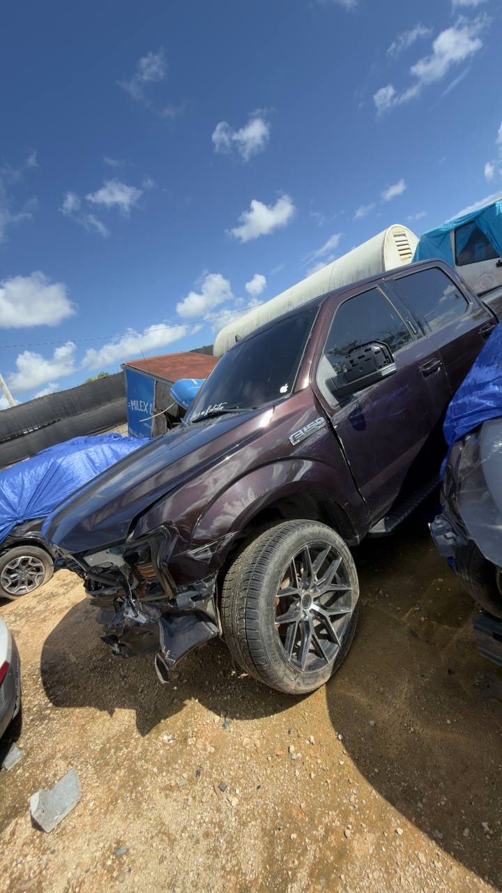 FORD F150 XLT 4X4